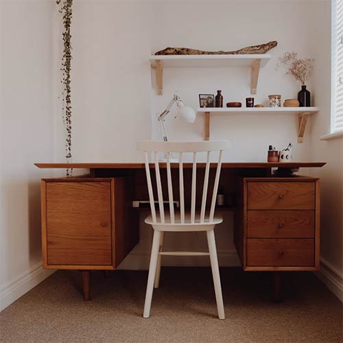 minimalistic decor - a clean desk