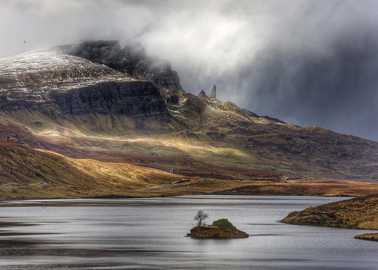 the Isle of Skye with misty mountains - slow photography