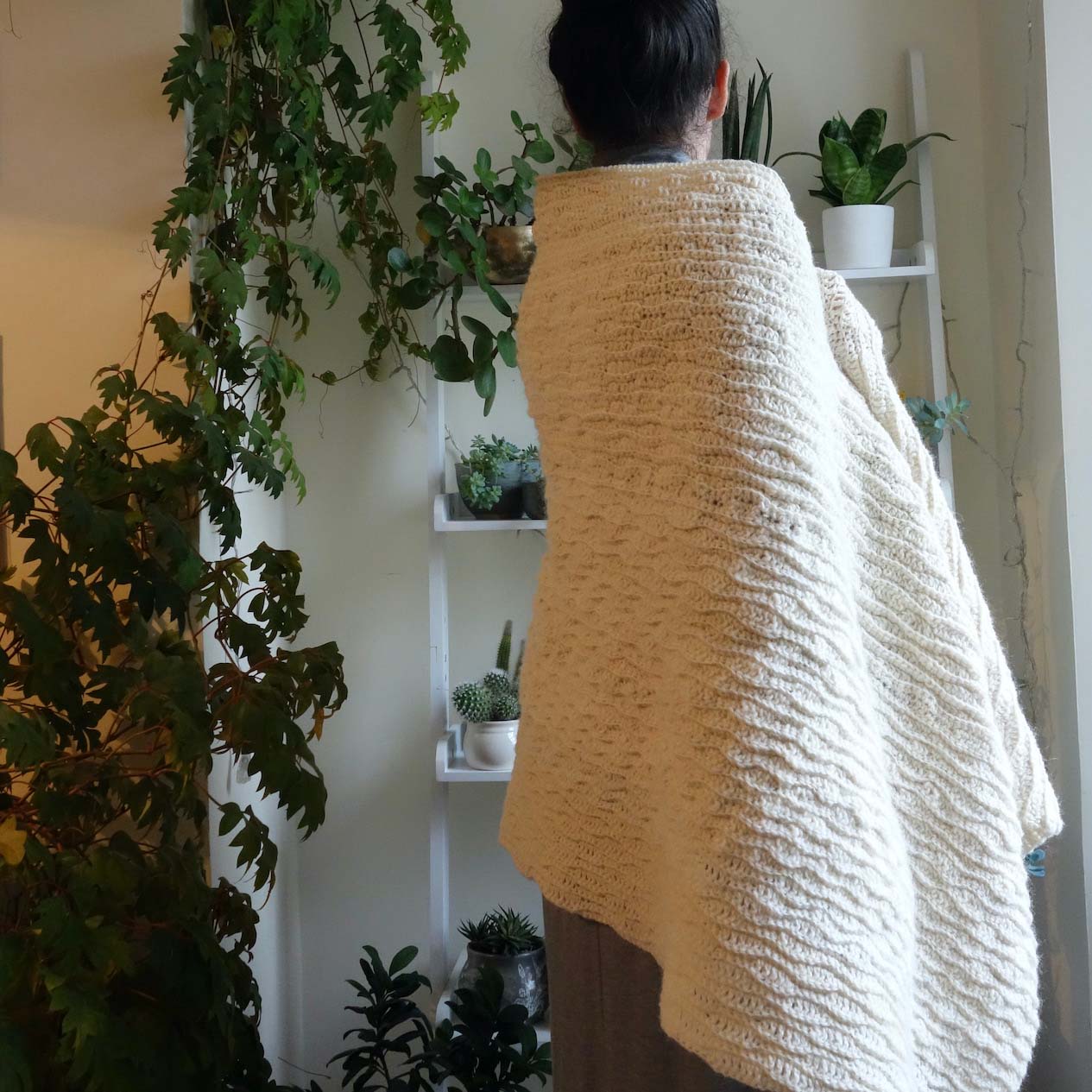 cosy shawl made by gaelle chassery - things to love about autumn