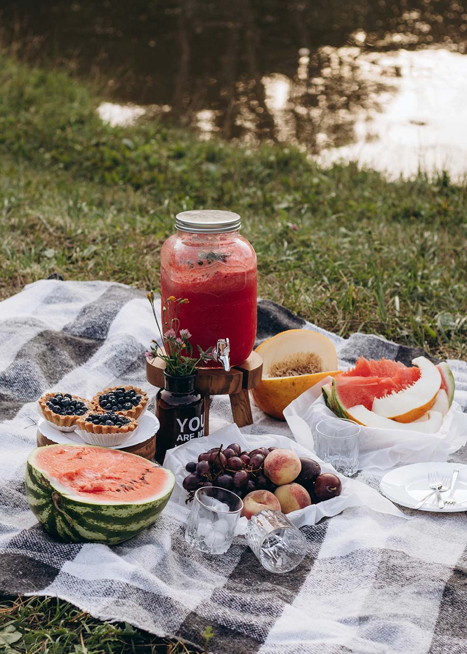 A gentle getaway - outdoor picnic