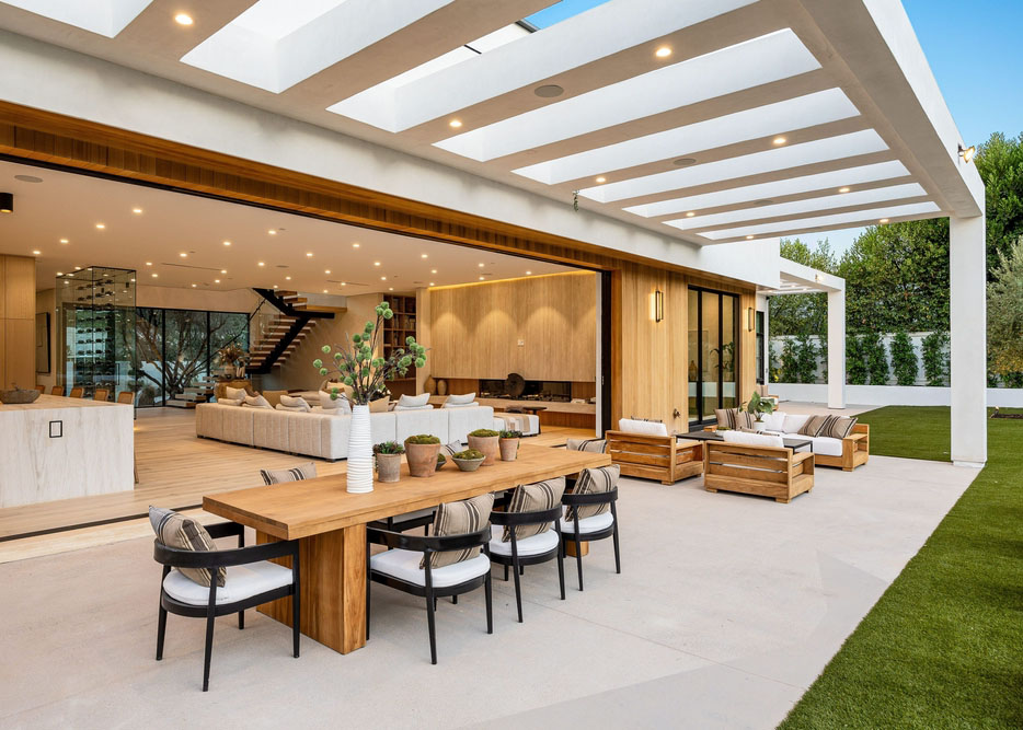Blurring the Boundaries Between Indoors and Out